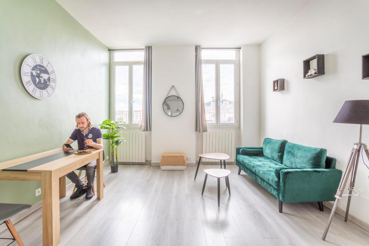 Hostel Ambassade Bretonne Vieux-Port Marseille Exteriör bild