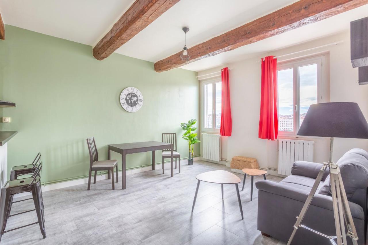 Hostel Ambassade Bretonne Vieux-Port Marseille Exteriör bild