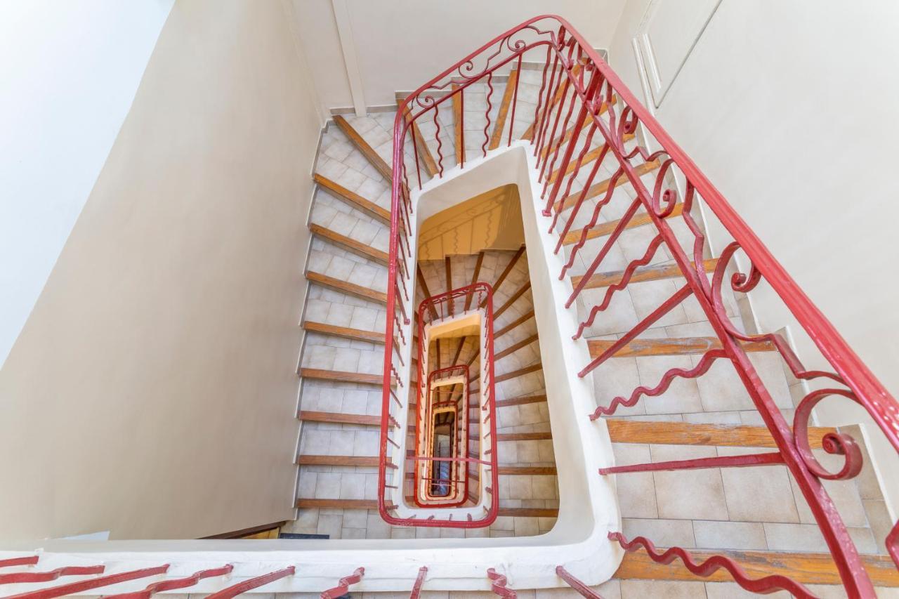 Hostel Ambassade Bretonne Vieux-Port Marseille Exteriör bild